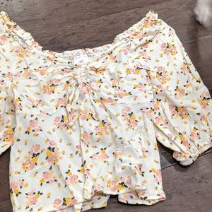 Pretty top with floral design